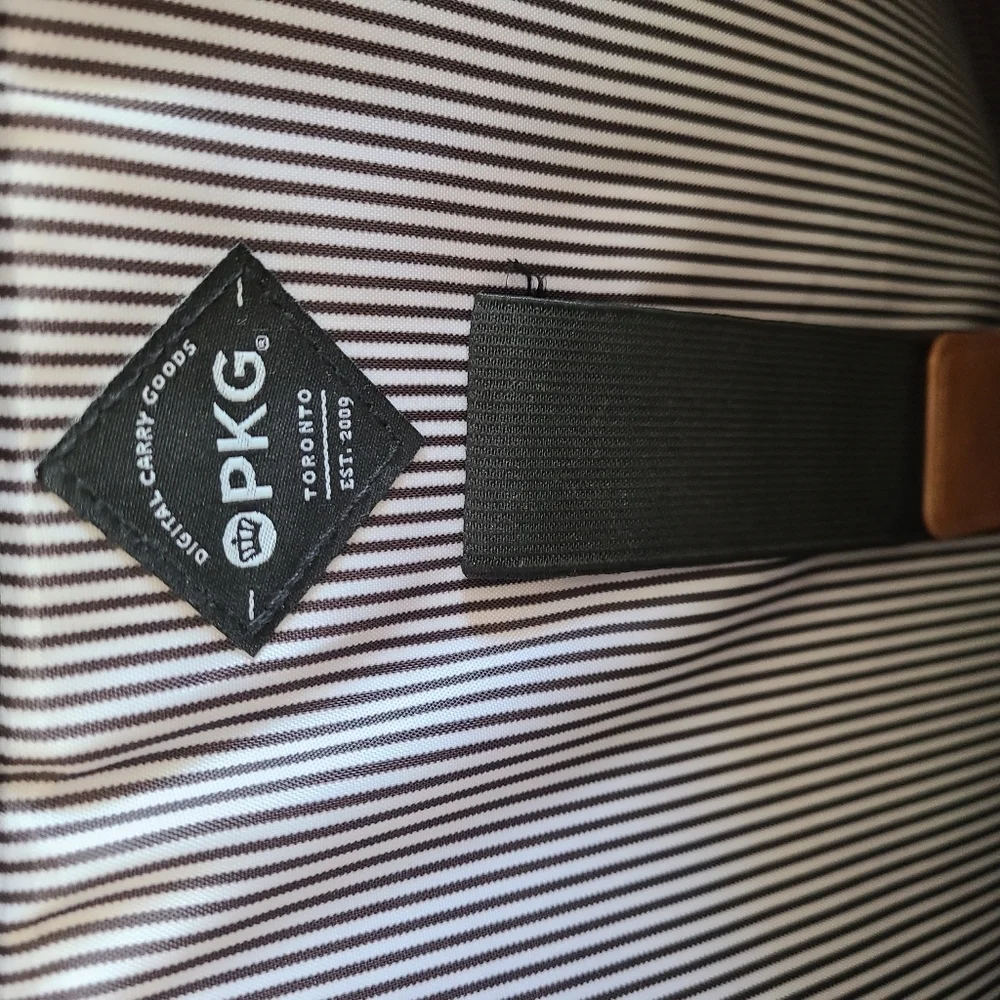 PKG International Spadina 10L Charcoal Messenger‎ Bag